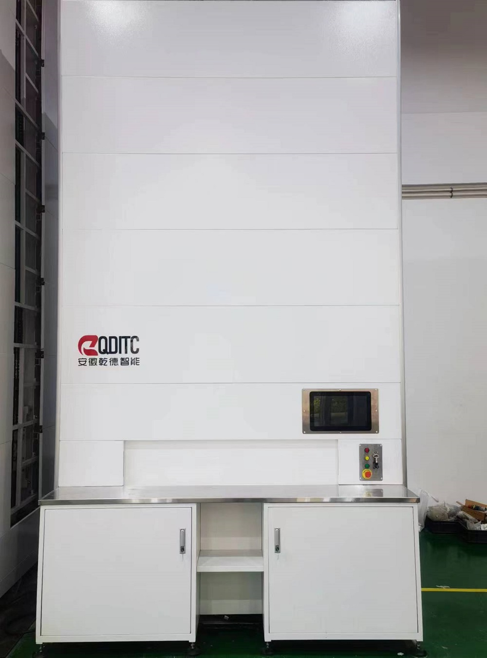 The Development of Vertical Carousel for the Logistics Industry